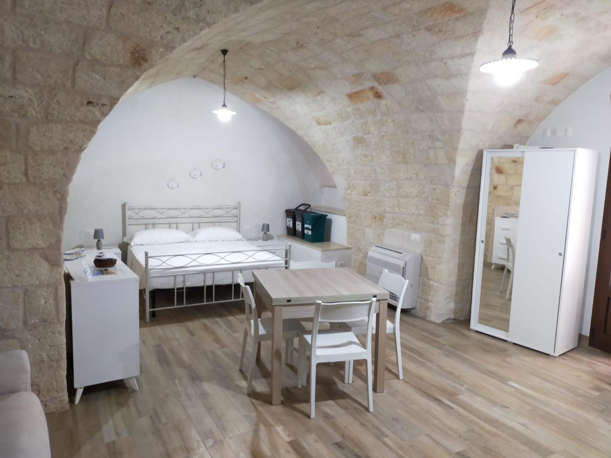 Casa Sardella, In Pieno Centro Storico A 300 Mt Dal Mare Apartment Monopoli Exterior photo